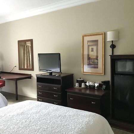 Hampton Inn Видалия Экстерьер фото